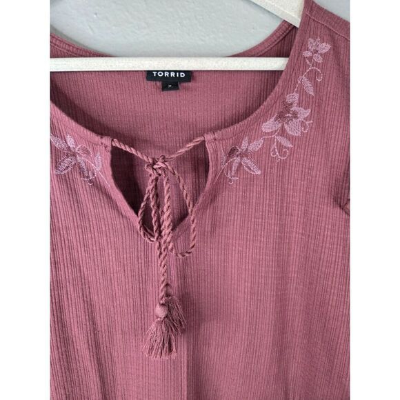 Torrid Women's Purple Embroidered Neckline Flutter Sleeve Top Size 2 | 2X - Picture 6 of 6